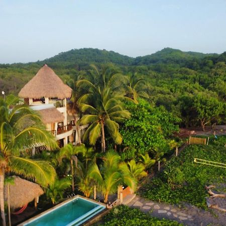 Alive Beach House Transito Luaran gambar