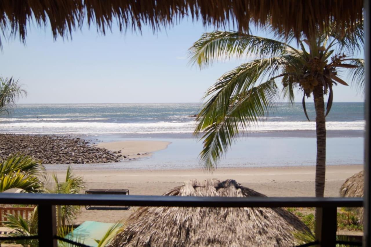 Alive Beach House Transito Luaran gambar