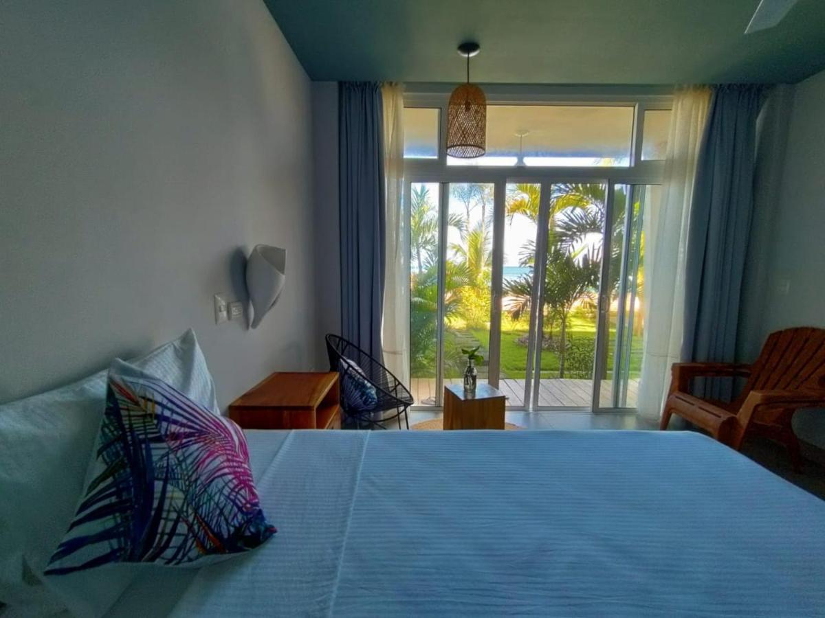Alive Beach House Transito Luaran gambar