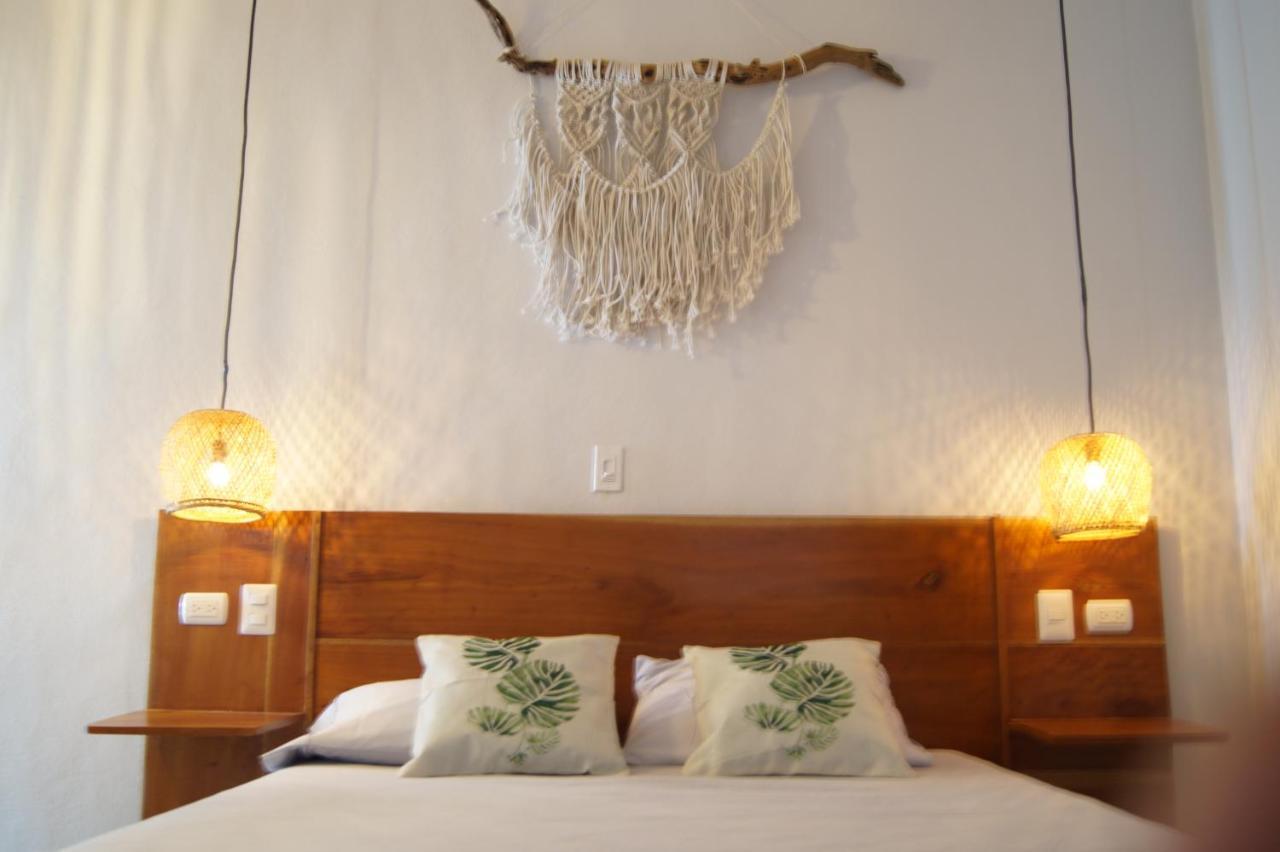 Alive Beach House Transito Luaran gambar