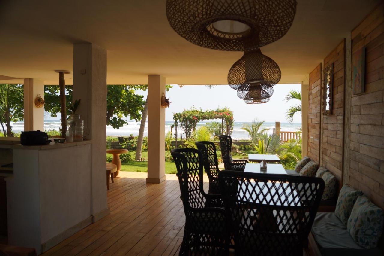 Alive Beach House Transito Luaran gambar
