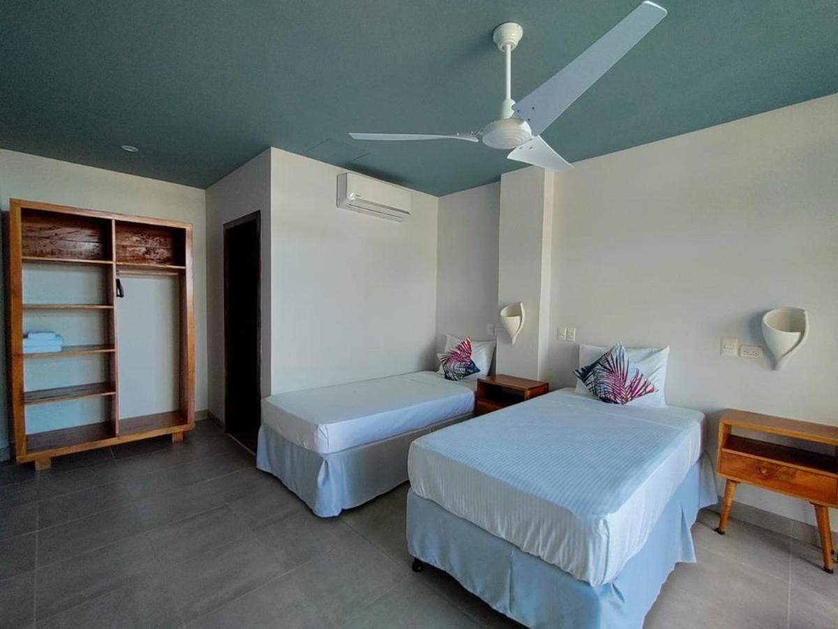Alive Beach House Transito Luaran gambar