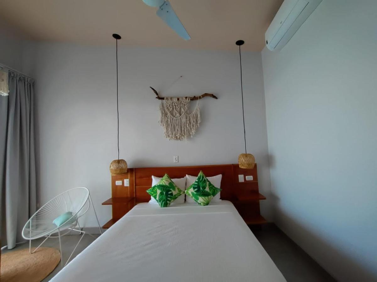 Alive Beach House Transito Luaran gambar