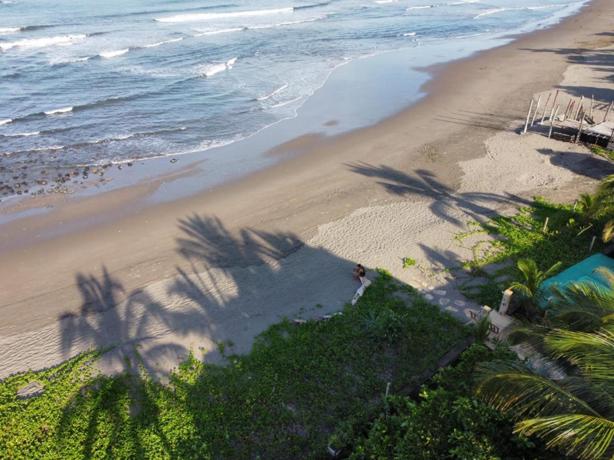 Alive Beach House Transito Luaran gambar