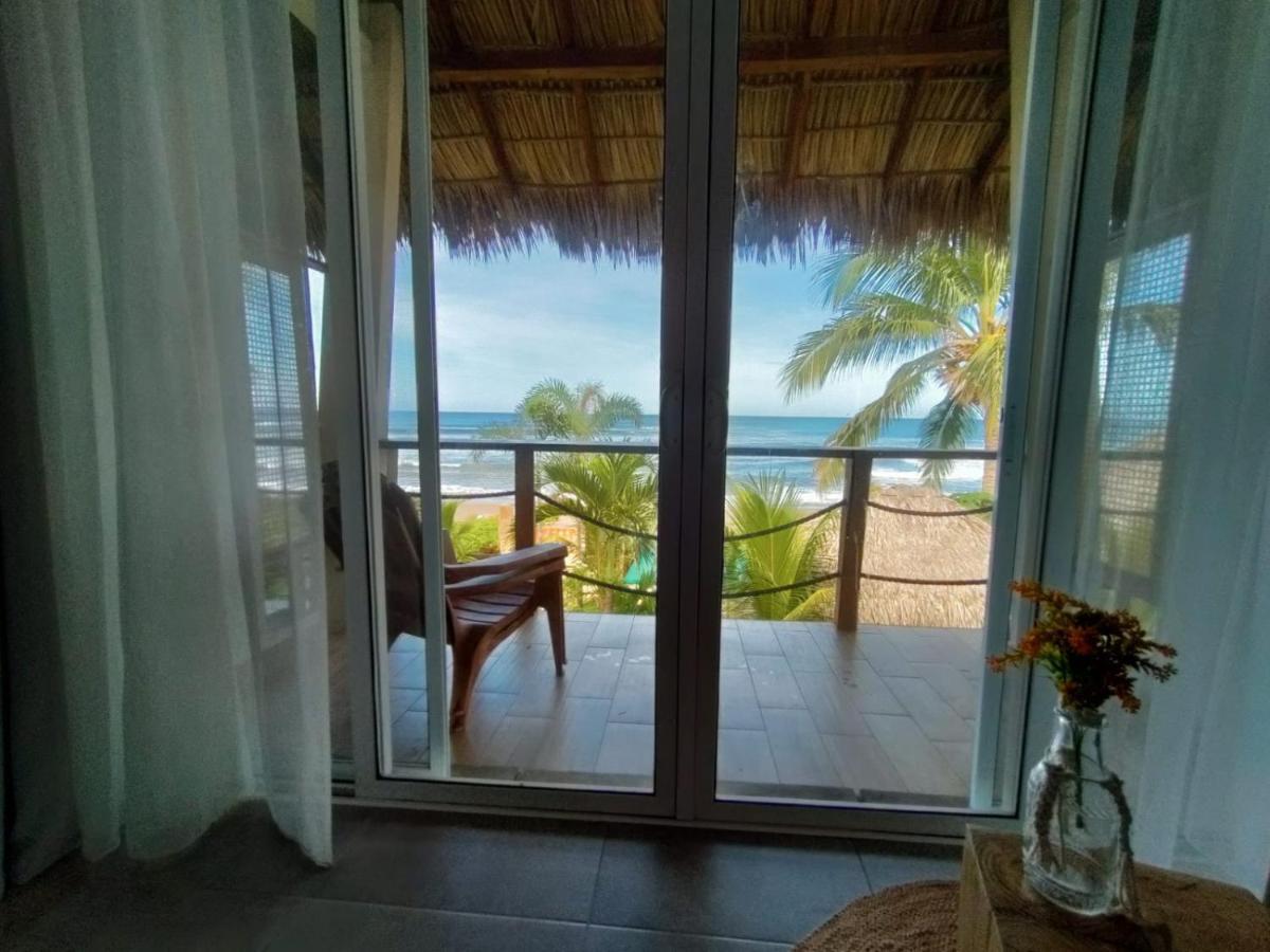Alive Beach House Transito Luaran gambar
