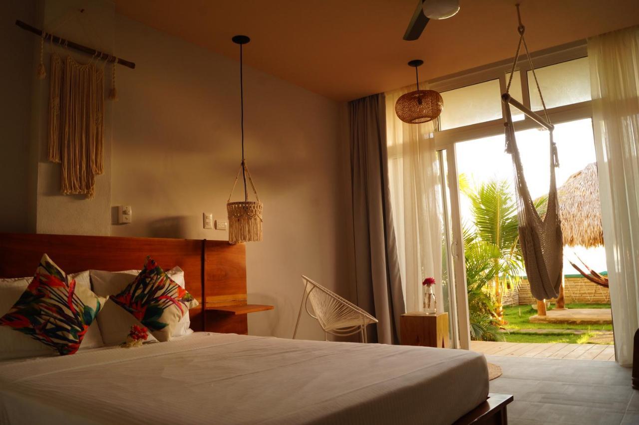 Alive Beach House Transito Luaran gambar