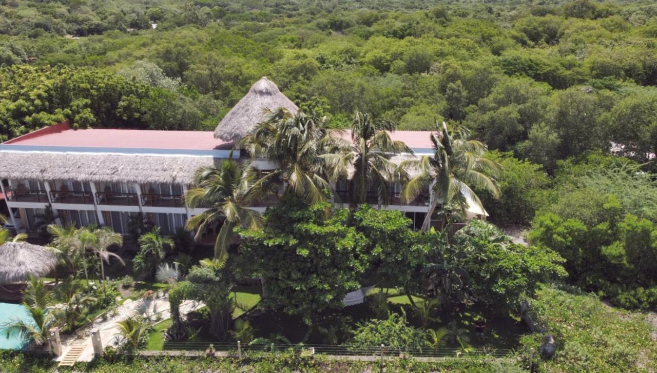 Alive Beach House Transito Luaran gambar
