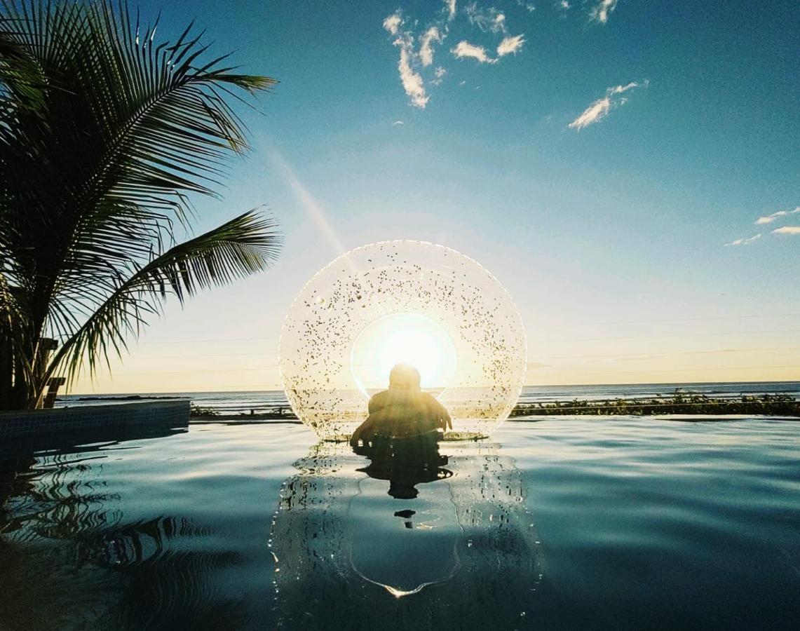 Alive Beach House Transito Luaran gambar